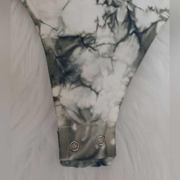 NWT Free People Intimately Clean Lines Dark Green Tie-Dye Bodysuit - Picture 6 of 8